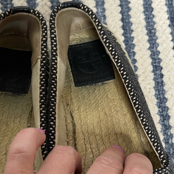 Tory Burch leather logo espadrilles. Size 8. Good condition - Picture 3 of 4